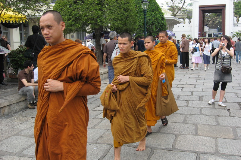 Monks wat pra kaew